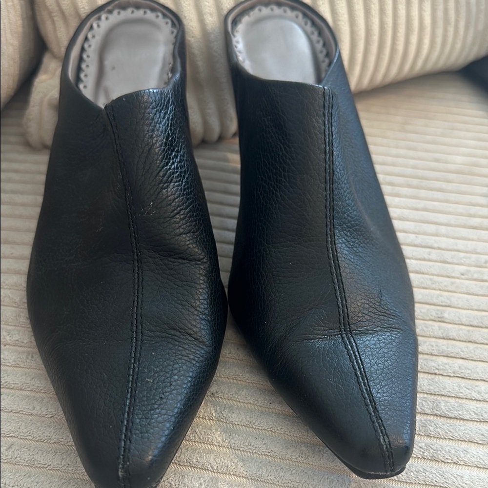 Black Mules and Clogs with Textured Leather and Pointed Toe